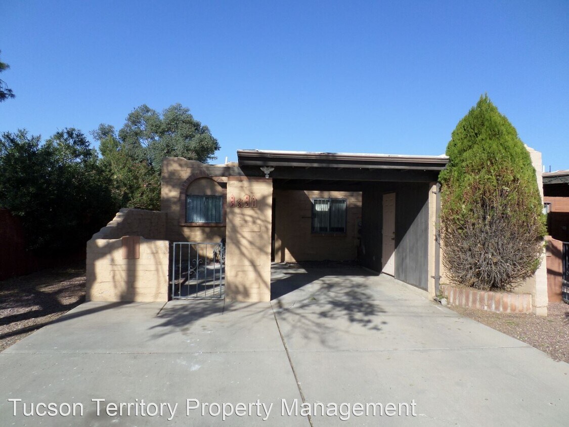 Foto principal - 2 br, 1 bath House - 5851 E 23rd Street