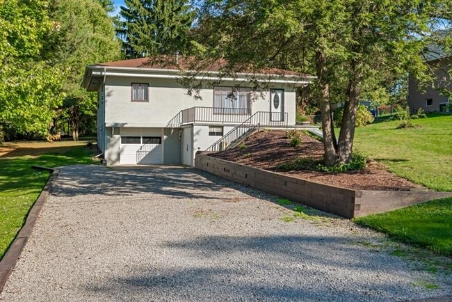 Building Photo - 207 Chan Mowr Dr