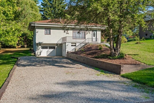 Foto del edificio - 207 Chan Mowr Dr