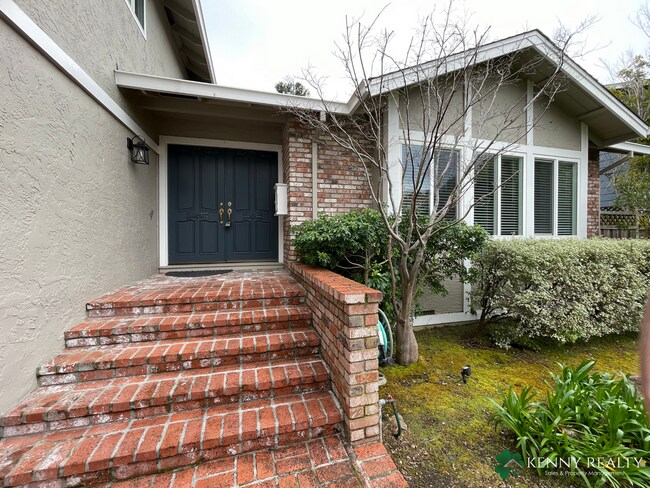 Foto del edificio - Large 3 Bedroom, 2.5 Bathroom, Great Neigh...
