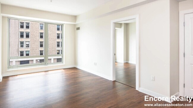 Building Photo - 6 Emerson Pl