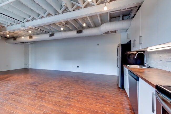 Foto del edificio - Newly Rennovated Two Bedroom