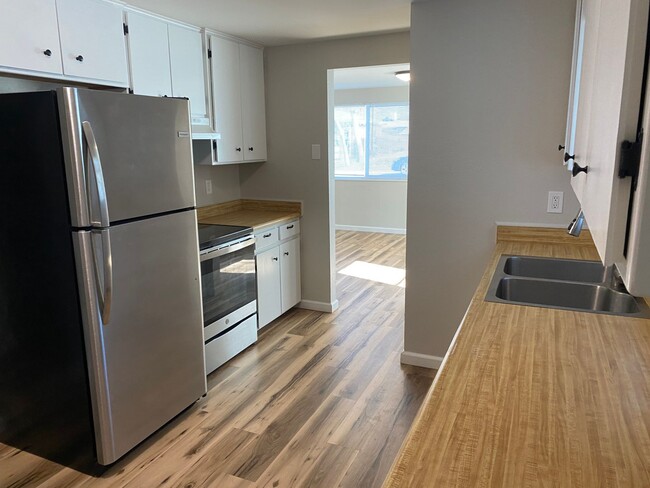 Foto del edificio - Spacious Single-Story Living with Modern C...