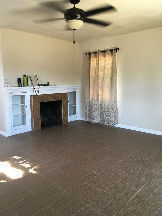 Building Photo - Beautifully 2Br, 2Ba Located near UOP