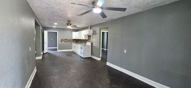 Building Photo - 5701 County Rd 288
