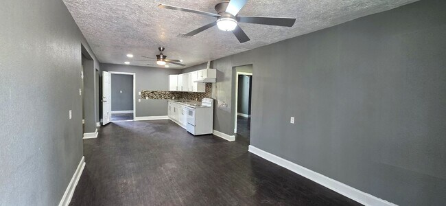 Foto del edificio - 5701 County Rd 288