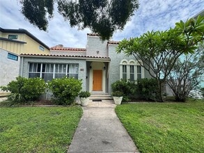 Building Photo - 125 Adalia Ave