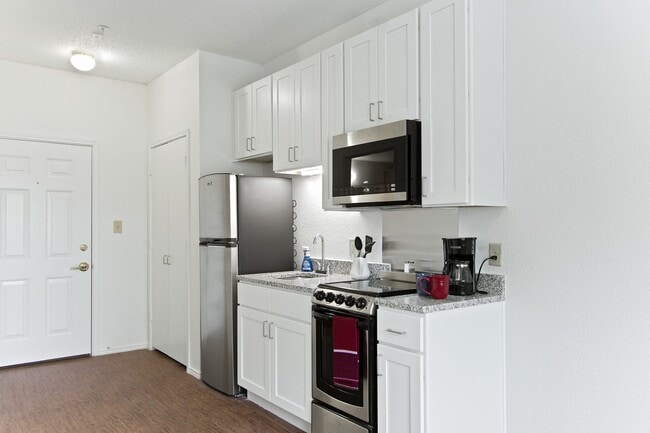 Building Photo - Kings Reserve Dallas 55+ Active Adult