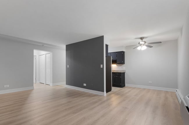 Building Photo - 6021 N Winthrop Ave