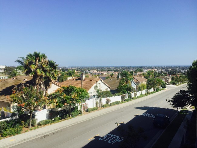 Foto del edificio - 2099 Temple Ave