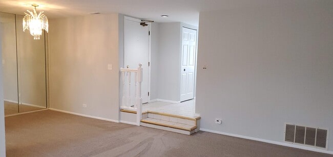 Building Photo - 1406 Clairmont Ct