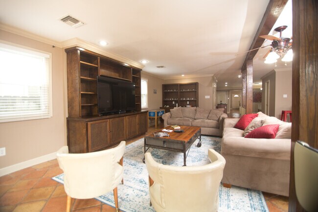 Foto del edificio - 5015 S Johnson St