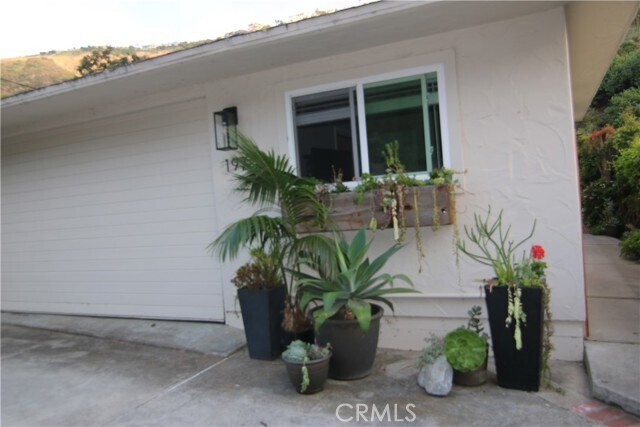 Building Photo - 197 Canyon Acres Dr