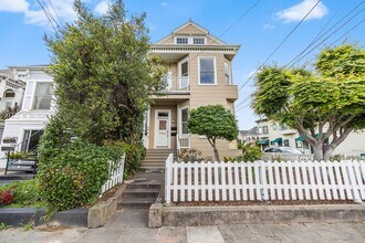 Building Photo - 1718 Lincoln Ave