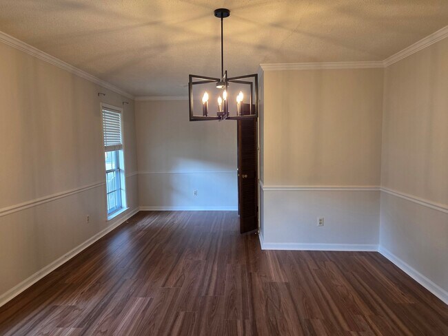 Foto del edificio - 5609 Fieldcrest Ave
