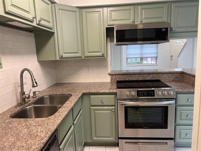 Foto del edificio - 515 Tallowood Rd