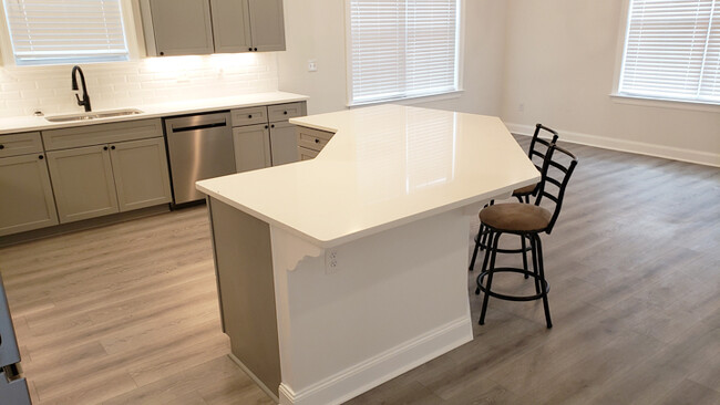 Building Photo - 309 Eastgate Dr