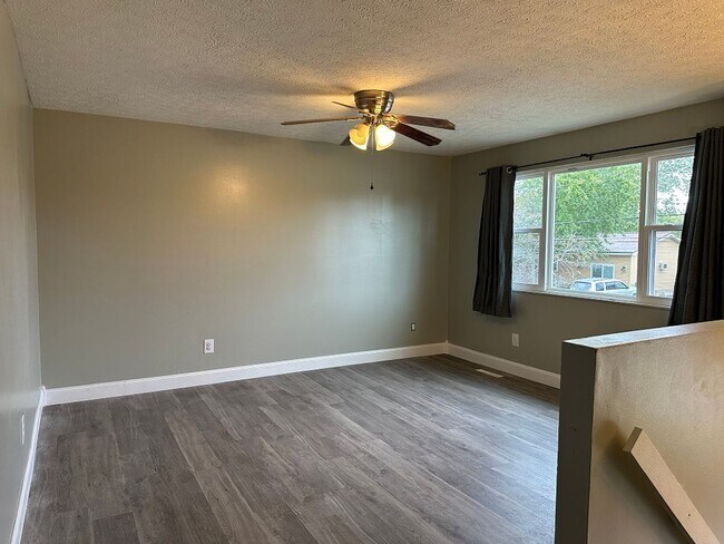 Building Photo - Mt. Pleasant Estates