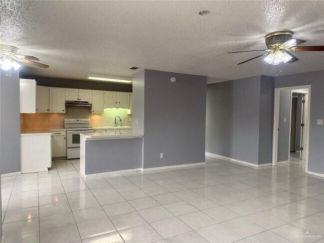 Building Photo - 601 Hibiscus Ave