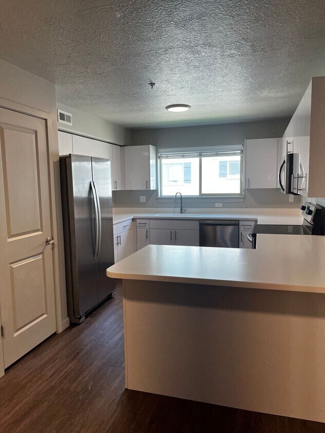 Primary Photo - Conveniently Located Provo Condo