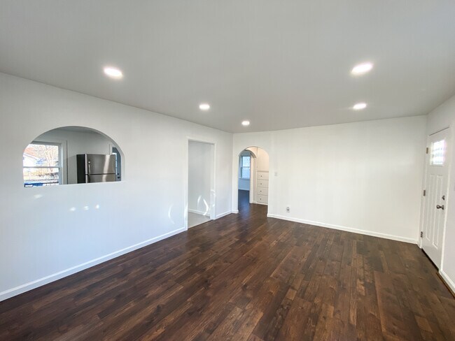 Foto del edificio - 3509 E 4th St