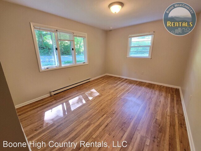 Building Photo - 3 br, 2 bath House - 301 Highland Ave