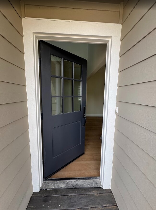 Foto del edificio - 3729 Cannes Pl