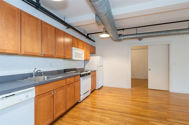 Building Photo - 505 4th St