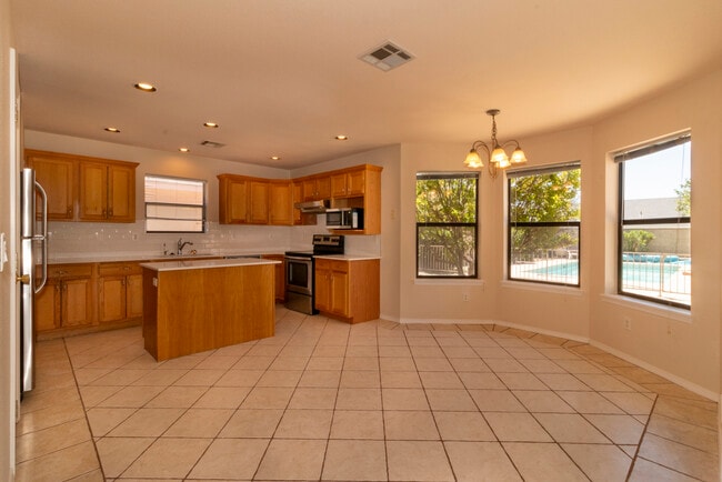 Building Photo - 2132 Tierra De Suenos