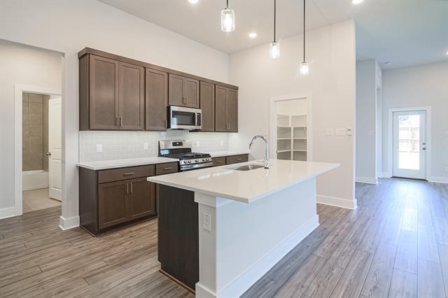 Foto del edificio - 917 Hawthorn Ln