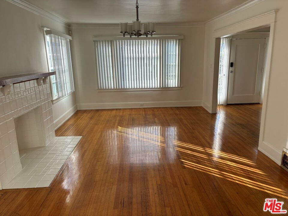 Foto del edificio - 538 S Wilton Pl