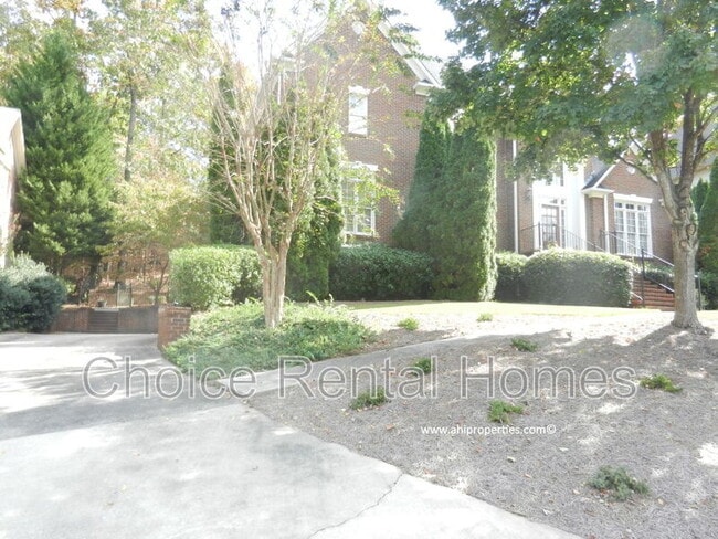 Building Photo - 8014 Greystone Green