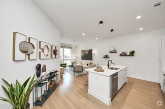 Building Photo - 2810 Riverby Rd