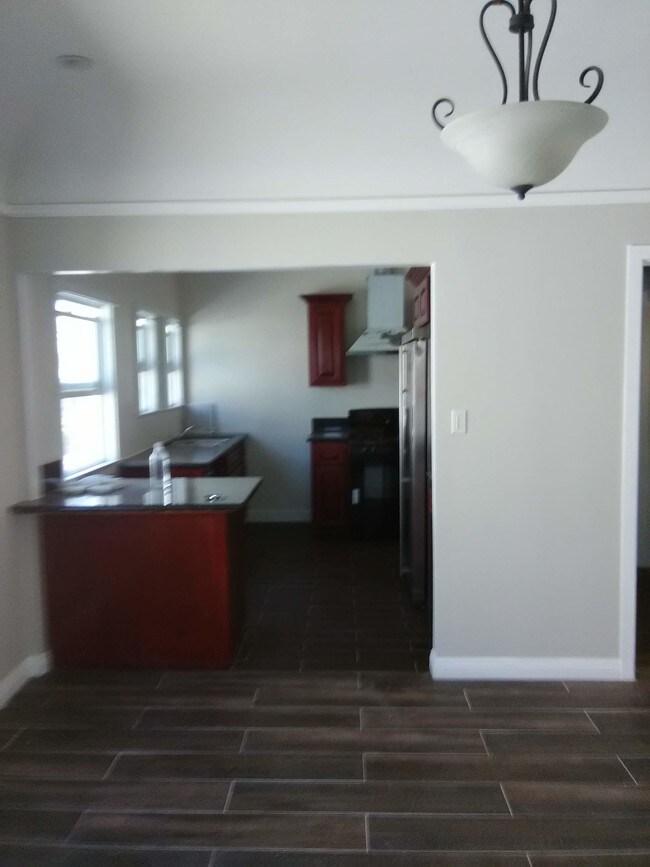 KITCHEN - 4517 Saturn St