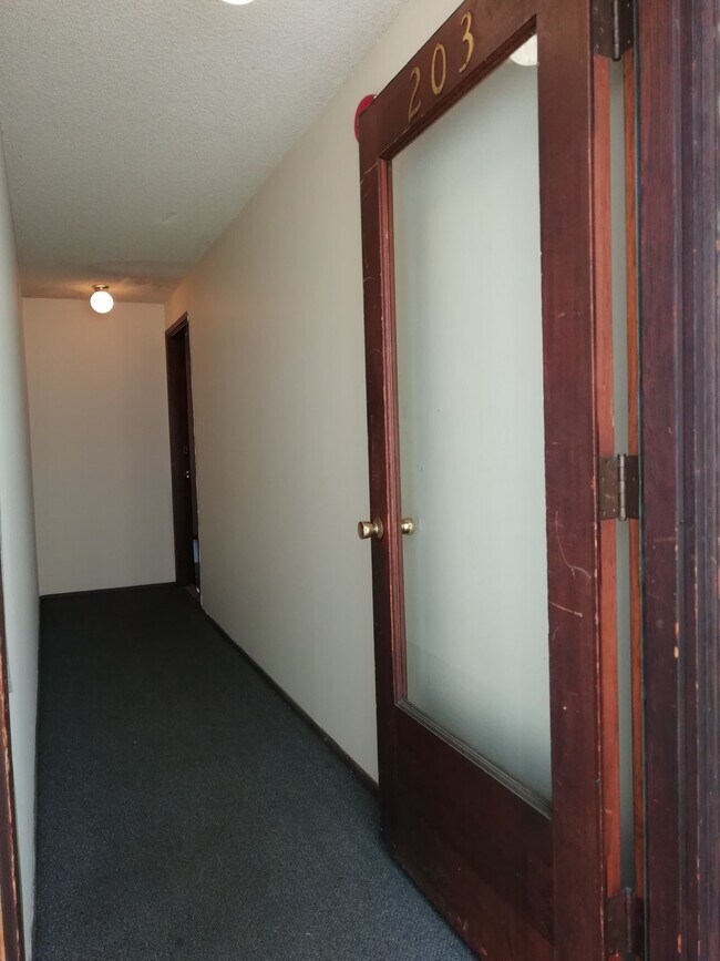 Foto del edificio - 916 NE 72nd St