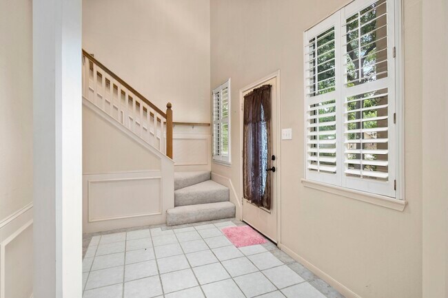 Foto del edificio - 14151 Buckingham Ln