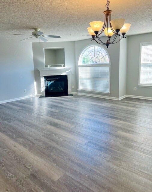 Foto del edificio - 6109 Hedgecock Cir