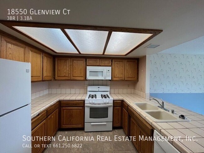 Foto del edificio - 18550 Glenview Ct