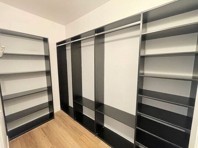 Foto del edificio - First Show: The first open showing is on 1...