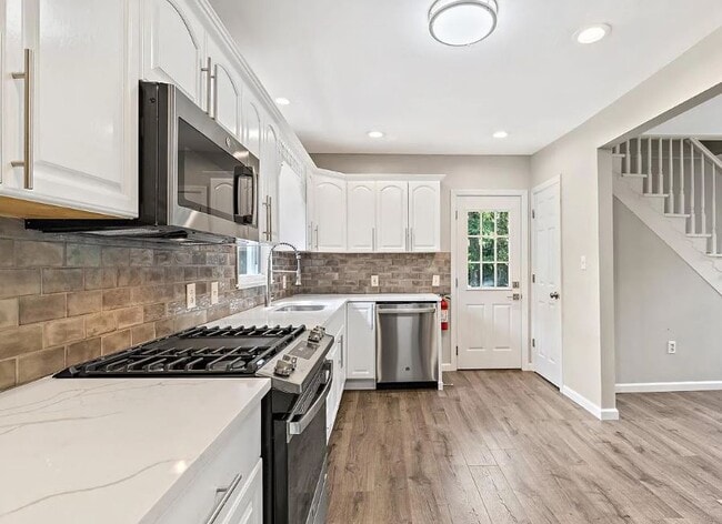 Cocina - 107 Bayberry Ave