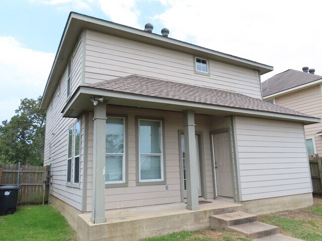 Foto del edificio - 4107 McFarland Dr