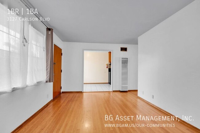 Building Photo - Near Downtown with Parking and Private Lau...