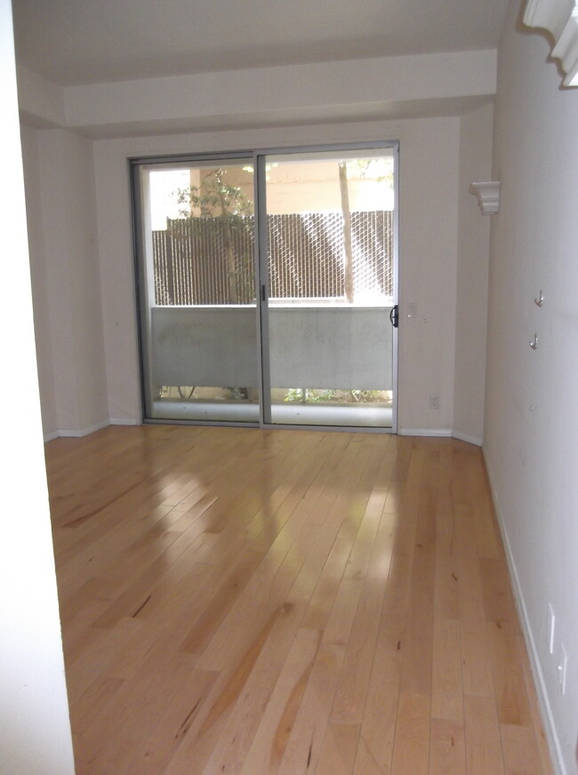 Foto del edificio - 7250 Franklin Ave