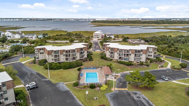 Foto del edificio - 2008 E Fort Macon Rd