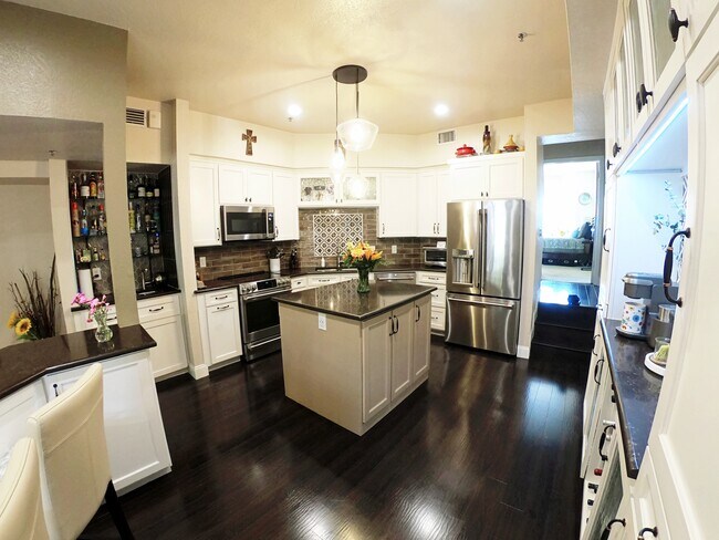 kitchen - 3235 Cole Ave