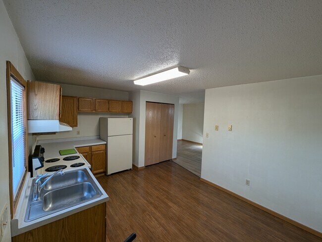 Foto del edificio - 1107 Campbell Dr