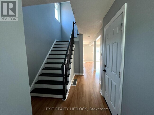 Photo du bâtiment - 722 Trailview Dr