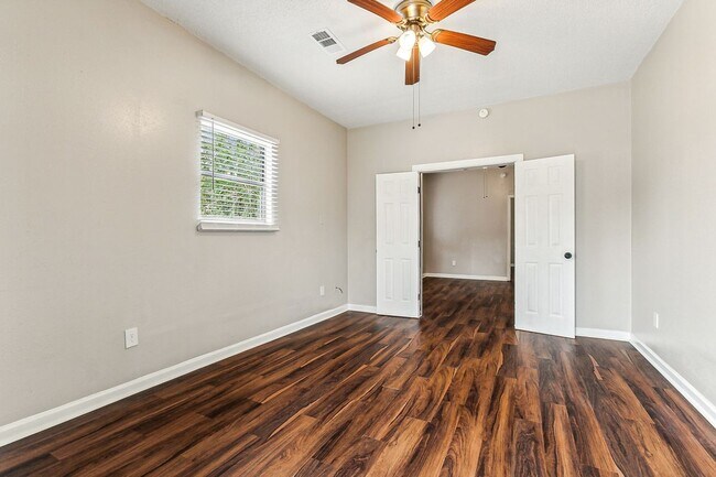 Foto del edificio - 2562 N Galvez St