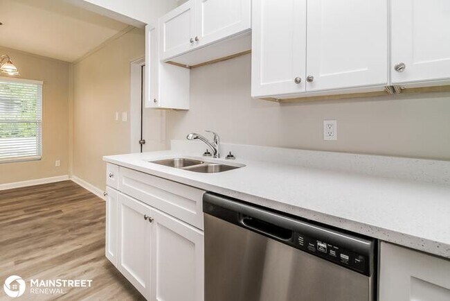 Building Photo - 616 E CHURCH AVE, LONGWOOD, FL 32750
