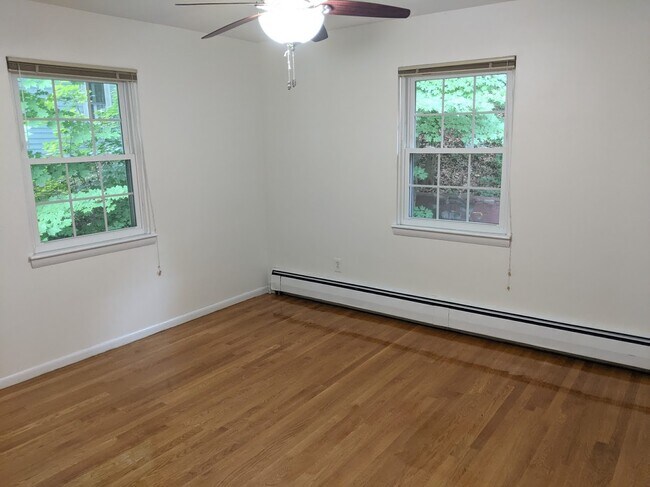 Foto del edificio - 409 Lowell Ave